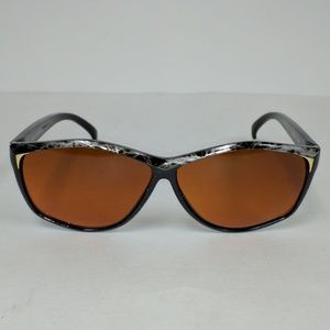 NWT True Vintage 80's Plastic Lady High Fashion Sunglasses (Black/Gray)